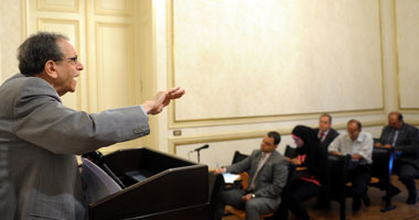 حسام عيسى:إجراءات حاسمة ضد العنف و حمل السلاح بالحرم الجامعى