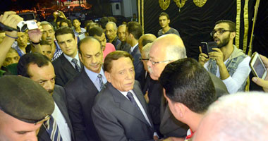 بالصور.. نادية لطفى وعادل إمام وميرفت أمين ويسرا فى عزاء سعيد صالح