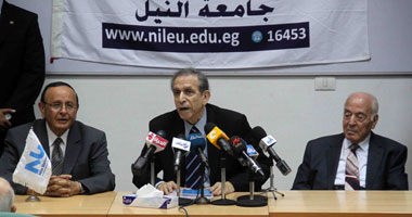 اجتماع وزير التعليم العالى بمجلس أمناء مجلس النيل