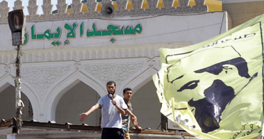 هدوء أمام مسجد الإيمان بمدينة نصر