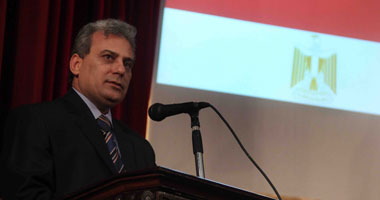 جامعة القاهرة تكرم أسر "السادات" و"الشاذلى" و"رياض" فى ذكرى أكتوبر