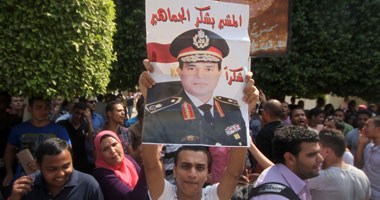 شباب "المحظورة" يتجمعون قرب تظاهرات أهالى الوراق المؤيدة للجيش