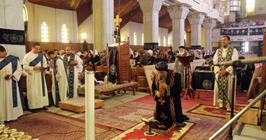 وزير الزراعة يهنئ البابا تواضروس الثانى بعيد القيامة المجيد