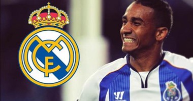 تقرير: البرازيلى دانيلو يؤثر على هوية ريال مدريد