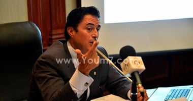 محافظ الإسكندرية يتعهد بإنهاء مشكلة اختلاط مياه الصرف بالبحر