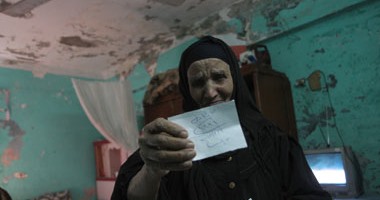 مساكن أبوهلال.. عشوائيات «آيلة للسقوط».. سكان الإيواء القديم يناشدون المحافظة نقلهم قبل انهيار مساكنهم.. وقاطنو الإيواء الجديد يشكون تصدع المبانى