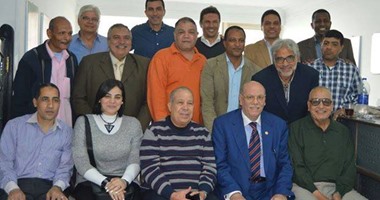 اتحاد الكرة يتبرع بمائة ألف جنيه للاعبين القدامى