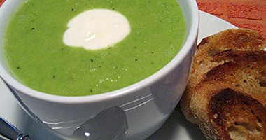 طريقة عمل شوربة كريمة البازلاء