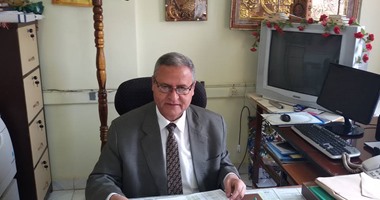 وكيل تعليم قنا يطمئن على التلاميذ المصابين فى حادث تصادم طريق قفط