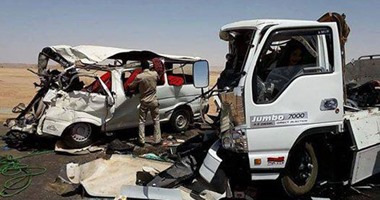 إصابة 21 شخصا فى تصادم سيارتين أمام ميناء السخنة فى السويس