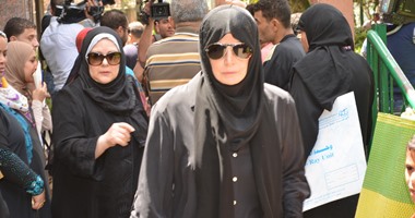 ميرفت أمين باكية من لندن: محمد خان حالة سينمائية وإنسانية خاصة