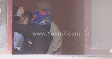 بالصور.. كوافير حريمى داخل مدرسة ثانوية للبنات فى المحلة