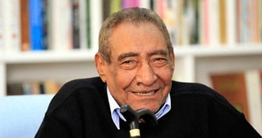 فأر يثير الذعر قبل بدء حفل تأبين عبد الرحمن الأبنودى فى مسرح ميامى