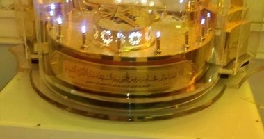 ننفرد بنشر صورة درع "اتحاد العمال" المقرر إهداؤه للسيسى فى عيد العمال