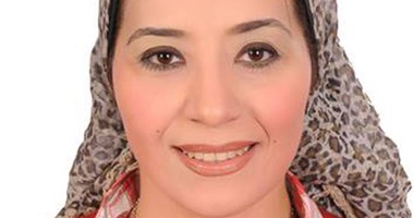 "الفصام"مش زى ما بتشوفه فى الأفلام.. المريض يصاب بالهلاوس وينعزل عن الناس ويشك فيهم أو يتهجم عليهم ولا يعترف بمرضه ويمكنه ممارسة حياته وعمله بالأدوية والعلاج النفسى.. والدراما شوهت صورة المريض والطبيب