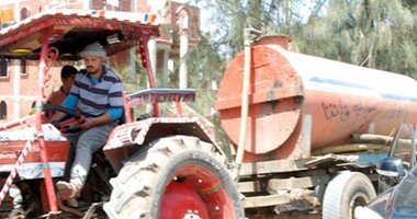 وقفة احتجاجية لاصحاب جرارات الكسح بطوخ بسبب الغرمات 