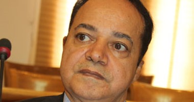 اتحاد المصريين فى الخارج يقاطع المؤتمر السنوى بالأقصر بسبب "القوى العاملة".. ريان: نقاطع حفاظا على "كرامتنا".. والوزارة ترد: من حقه أن يقاطع ولكن الوفود ستشارك وبدأت فى الوصول