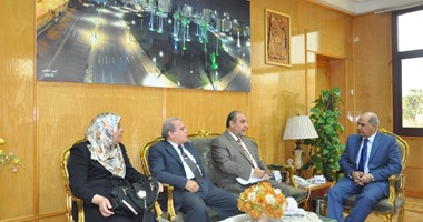 فريق الهيئة القومية لجودة التعليم يبحث اعتماد "طب بيطرى كفر الشيخ"