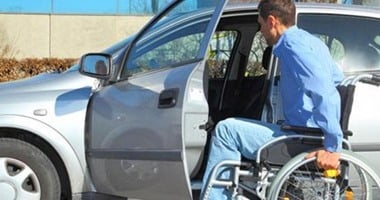 الجمارك توافق على طلب السماح لأقارب الدرجة الثانية بقيادة سيارة المعاق