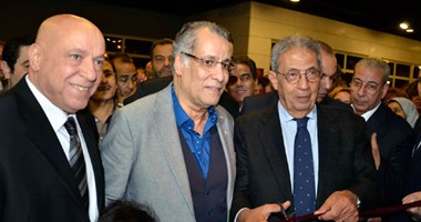 عمرو موسى وعصام شرف ويحيى الفخرانى وليلى علوى يفتتحون معرض فن تشكيلى لـ حسين نوح