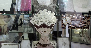 كروت الزفاف على الطريقة الحديثة.. فى الصندوق واسكتش للعروسين