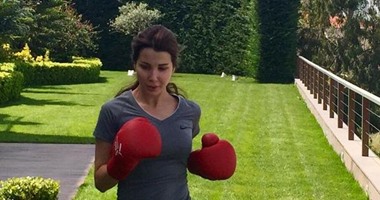 نانسى عجرم تمارس رياضة "الملاكمة"