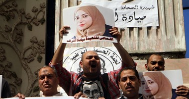 بالصور..والد الشهيدة ميادة أشرف يطالب بمعاش استثنائى وإعادة التحقيقات