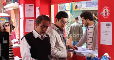 سامح عبد العزيز ينتهى من مونتاج "بين السرايات"