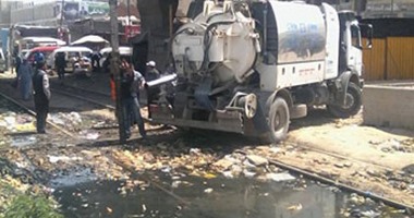 اعتصام أهالى قرية بسبب انفجار ماسورة المياه الرئيسية بها فى أسيوط