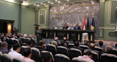 رئيس الغرف التجارية: التحدى الأكبر لمصر خلق فرص عمل للشباب  