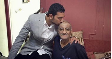 كوكا يدعو بالشفاء لوالده عبر إنستجرام