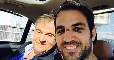 بالصور.. فابريجاس يدخل قائمة "مقنعى" البلوز بعد كسر أنفه