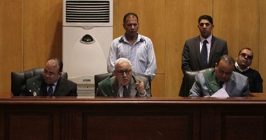 "الجنايات" تستمع غدا لمرافعة دفاع 120 متهما فى إعادة محاكمتهم بـ"الذكرى الثالثة للثورة"