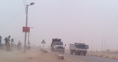غلق طريق أبو سمبل السياحى وأسوان القاهرة الصحراوى بسبب العاصفة الترابية