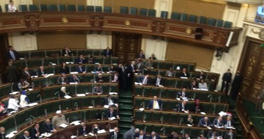 بالصور والفيديو.. مقاعد النواب خالية أثناء مناقشة برنامج الحكومة