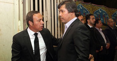 بالصور.. العامرى والدرندلى وعبد الحميد وشلتوت فى عزاء شقيق هشام يكن