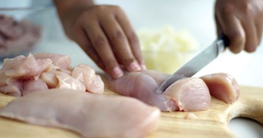 علماء كوريون يبتكرون جهاز ليزر يكشف عن الإيكولاى فى الطعام خلال ثوان