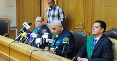بالصور.. الجنايات تقضى بالسجن 10سنوات لصلاح هلال فى قضية رشوة وزارة الزراعة وبراءة أيمن الجميل ومحمد فودة