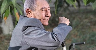فى ذكرى ميلاده .. كيف وصف "الأبنودى" الغربة فى جوابات حراجى القط؟