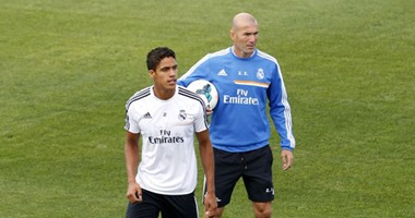 الكلاسيكو.. بالفيديو.. كروس ينجو من الإصابة وتأكد غياب فاران
