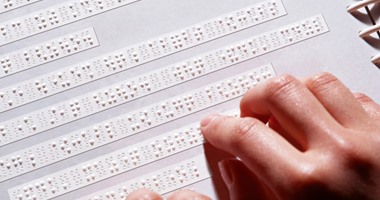 اليوم العالمى لبرايل.. اعرف قصة لويس برايل الذى أضاء عالم المكفوفين بالقراءة