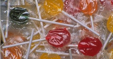 لو "تسعيناتى" أكيد فاكرهم .. 12 حاجة اشتراها أطفال التسعينيات "بنص جنيه"
