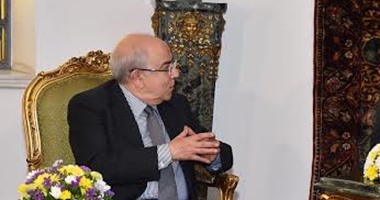 يناكيس أوميرو رئيس مجلس النواب القبرصى يغادر القاهرة