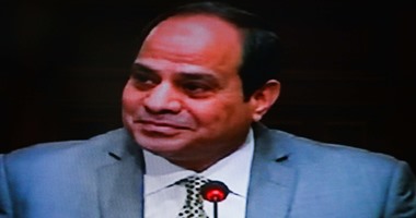 السيسي يدعو علماء الدين لإعادة الثقة بين صفوف الشعب