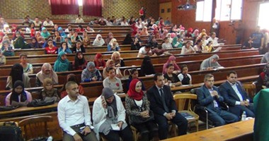 بالصور.. "التبرع بالدم" ندوة بكلية التربية فى جامعة أسيوط