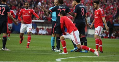 15 دقيقة.. الهدوء سيد الموقف بين بنفيكا وبايرن ميونخ بدورى الأبطال