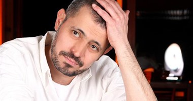 فيديو.. جورج وسوف يطرب جمهوره فى باريس والمعجبون يقبلونه على المسرح