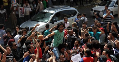 بالأسماء.. نيابة قصر النيل تخلى سبيل 24 متهما بالتظاهر وحبس 30 آخرين