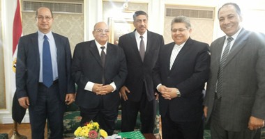 نقابة العلميين تلتقى وزير التعليم العالى للمطالبة بزيادة الدعم المادى