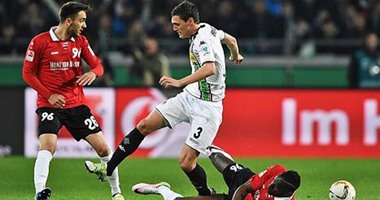 بالفيديو.. هانوفر يُبعد مونشنجلادباخ عن أبطال أوروبا